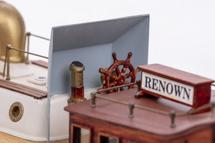 1:35 H.M.S. Renown-Plastic hull 1:35 H.M.S. Renown-Plastic hull