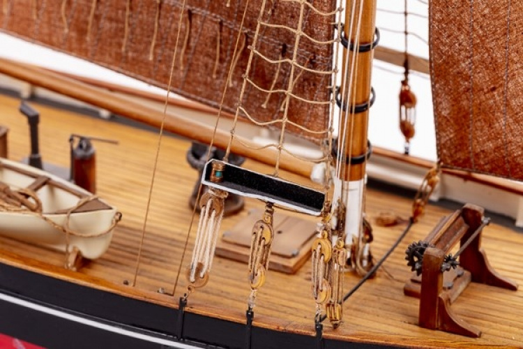 1:50 FD 10 Yawl -Wooden hull