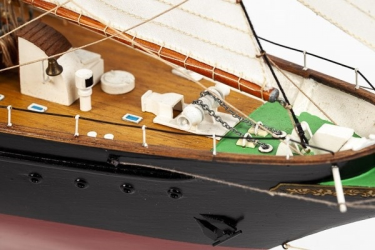 1:75 Sir Winston Churchill -Wooden hull