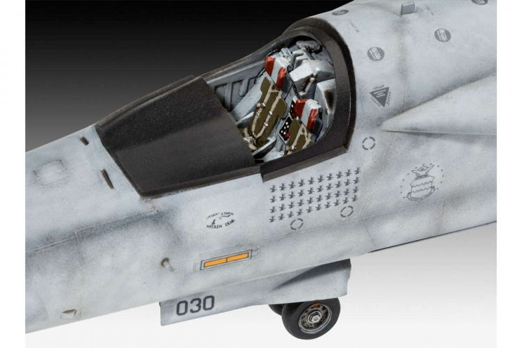 Revell 1:72 EF-111A Raven