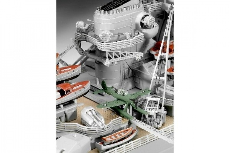 Revell Bismarck