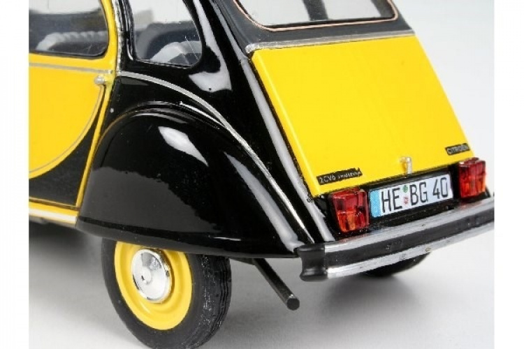 Revell Citroen 2CV Charleston
