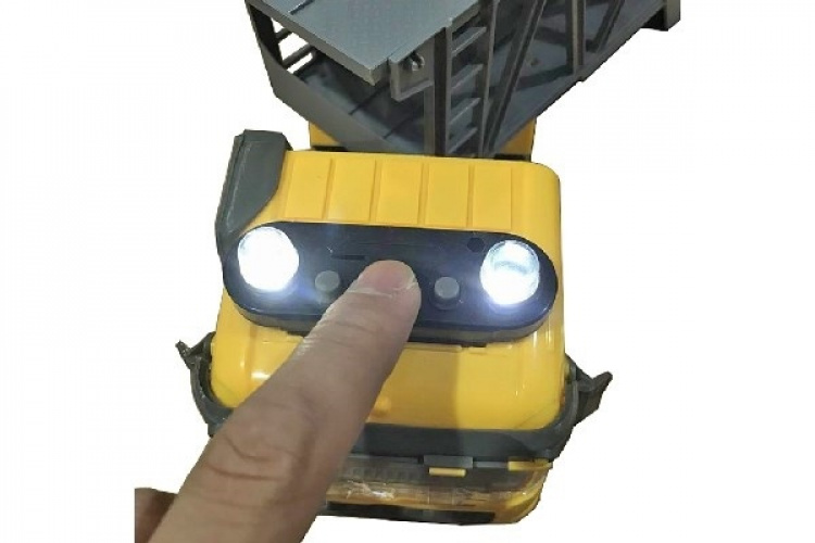 Lastbil med Släp + 3 Bilar, Ljus och Ljud 1:14