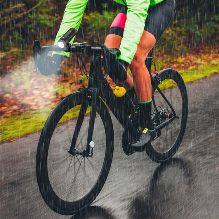 Celly Lampa/Högtalare/Powerbank för cykel/e-scooter Celly Lampa/Högtalare/Powerbank för cykel/e-scooter