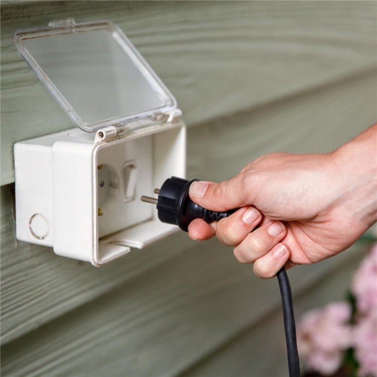 Philips Hue Outdoor T-koppling + 2,5m kabel Philips Hue Outdoor T-koppling + 2,5m kabel