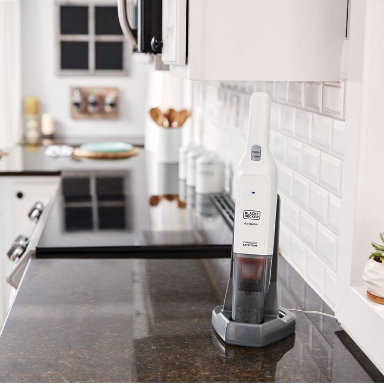 BLACK+DECKER Handdammsugare HLVC315B11 12V, 1.5 AH BLACK+DECKER Handdammsugare HLVC315B11 12V, 1.5 AH