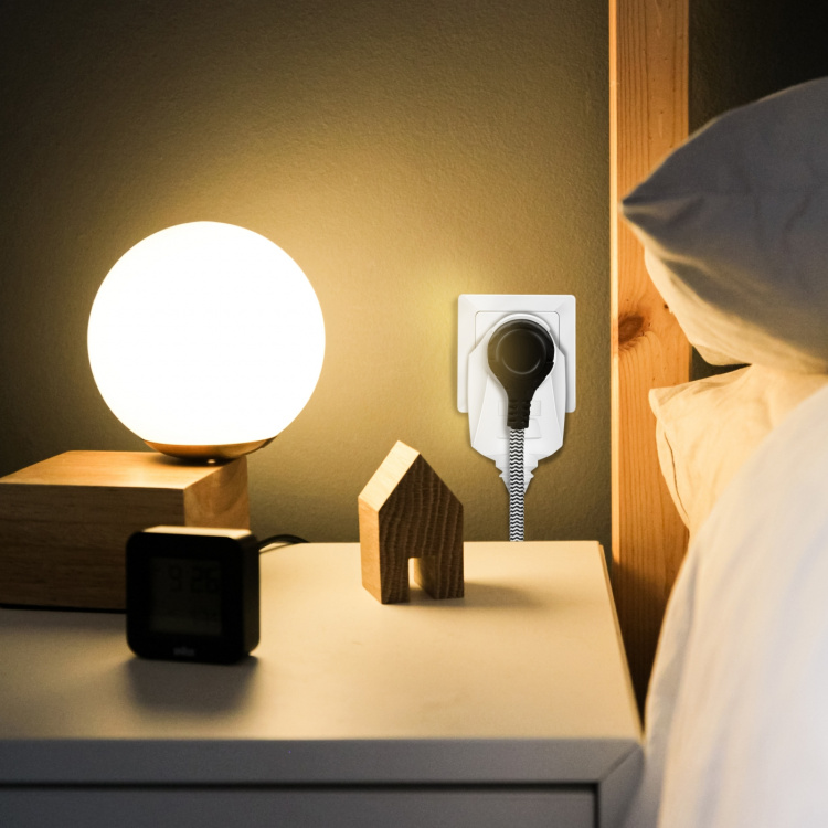 LogiLink Grenuttag 3-vägs + 1 genomgående kontakt Vit LogiLink Grenuttag 3-vägs + 1 genomgående kontakt Vit