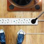 LogiLink Grenuttag 4+2-vägs med fotströmbrytare Vit