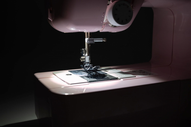 Brother LP14 Limited Edition Symaskin inkl. 10st Spolar och Fingerskydd, Rosa