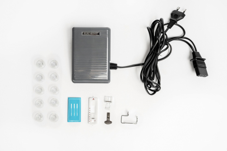 Brother LB14 Limited Edition Symaskin inkl. 10st Spolar och Fingerskydd, Svart Brother LB14 Limited Edition Symaskin inkl. 10st Spolar och Fingerskydd, Svart