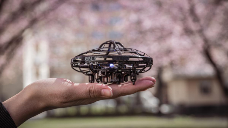 GadgetMonster UFO Drone, kontrollera en UFO-drönare med enbart dina händer