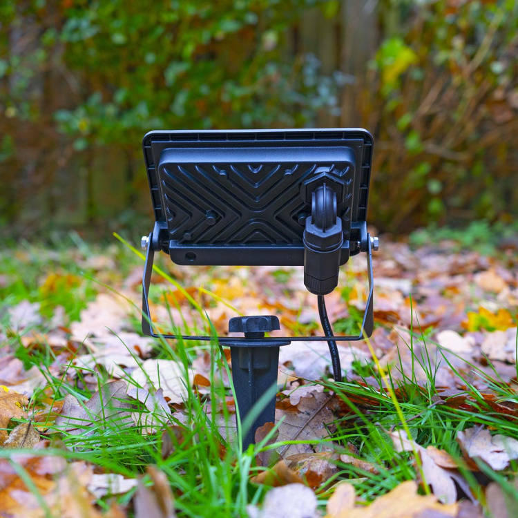 Nedis Smartlife utomhusljus | 1600 lm | Wi-Fi | 20 W | RGB / Varm till cool vit | 2700 - 6500 K | Aluminium | Android™ / IOS