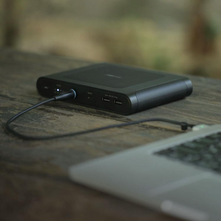 OMNICHARGE Mobile 25600 Pro 25600 mAh Powerbank