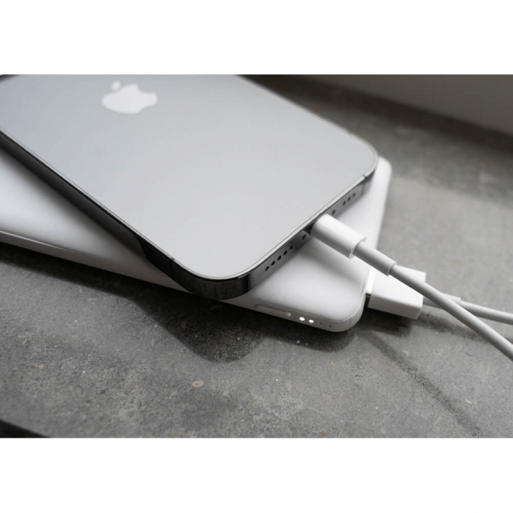 Gear Powerbank 5000mAh LiPolymer Ultracompact 2A 1xUSB-C 1xUSB-A 1xMicroUSB Vit Gear Powerbank 5000mAh LiPolymer Ultracompact 2A 1xUSB-C 1xUSB-A 1xMicroUSB Vit