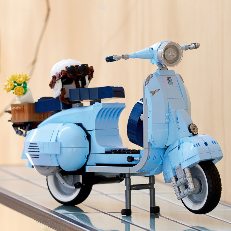 LEGO Icons vehicle, Vespa 125