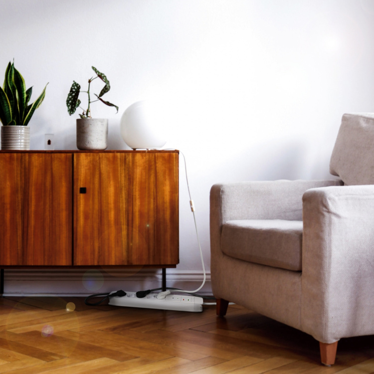 LogiLink Grenuttag 5-vägs med fjärr 433 MHz 1,5m Vit LogiLink Grenuttag 5-vägs med fjärr 433 MHz 1,5m Vit