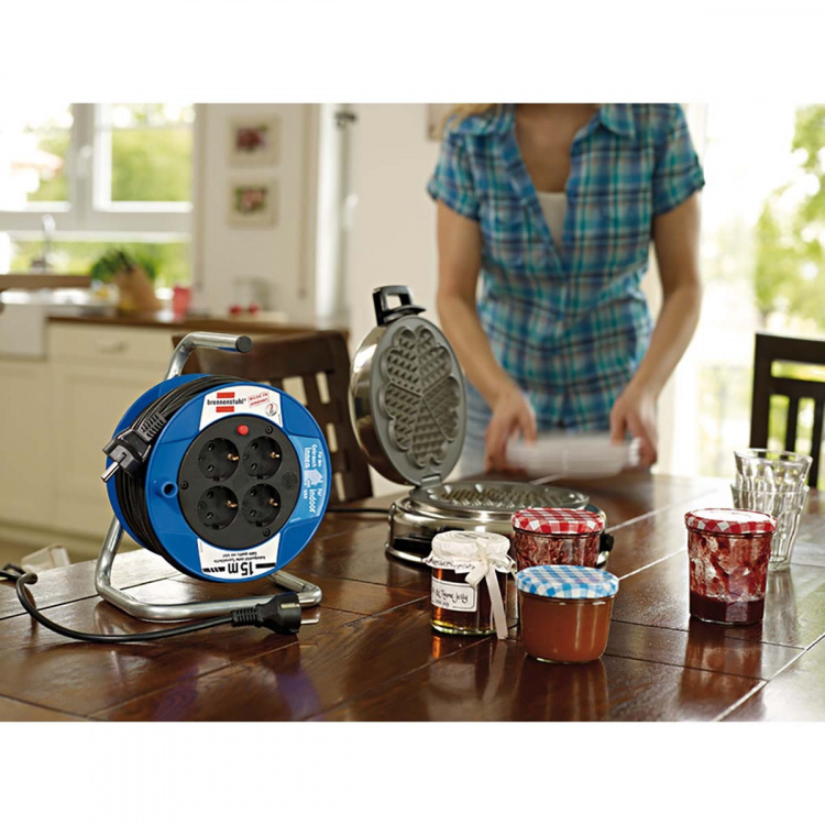 brennenstuhl Garant kompakt kabelupprullare (15 m kabel i svart, tillverkad av specialplast, för inomhusbruk, tillverkad i Tyskland) brennenstuhl Garant kompakt kabelupprullare (15 m kabel i svart, tillverkad av specialplast, för inomhusbruk, tillverkad i Tyskland)