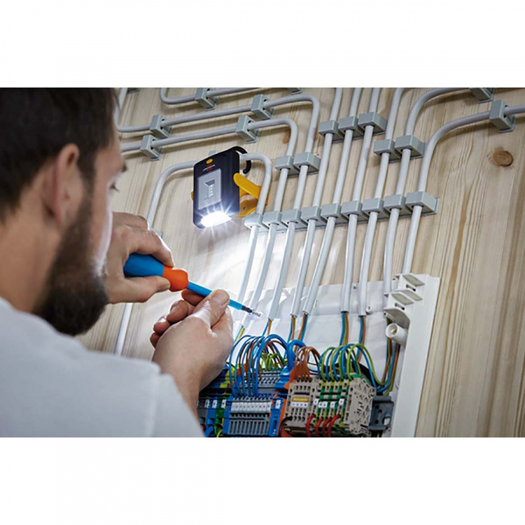 brennenstuhl 4+3 SMD LED-arbetslampa i praktiskt fickformat (360° vridbar, hopfällbar krok, max. 24 timmars ljustid)