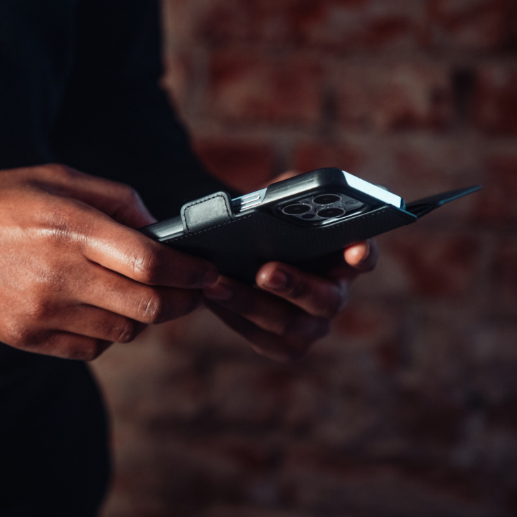 Krusell Leather Phone Wallet iPhone 13 Pro Max Svart Krusell Leather Phone Wallet iPhone 13 Pro Max Svart