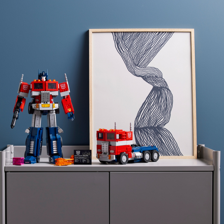 LEGO Icons - Optimus Prime 10302