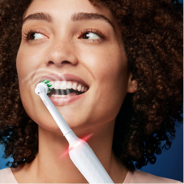 Oral B Eltandborste Pro3 3000 White Sensi