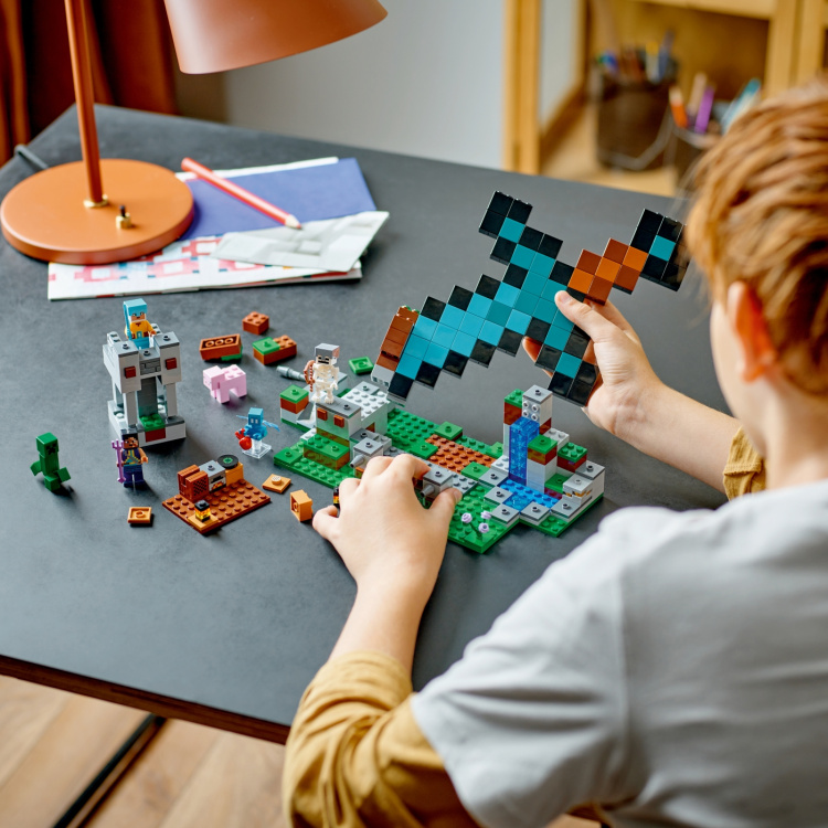 LEGO Minecraft Svärdsutposten 21244 LEGO Minecraft Svärdsutposten 21244