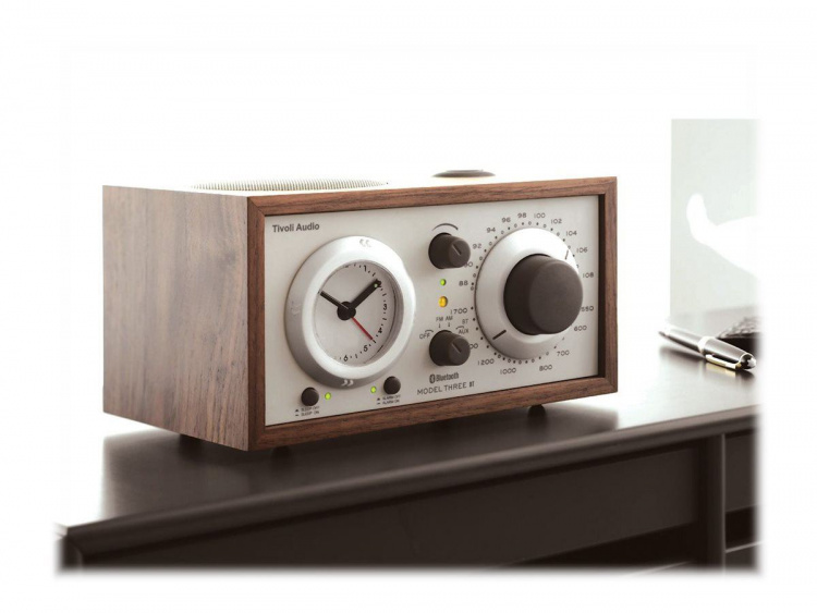 Tivoli Audio Klockradio Model Three BT USB Classic Walnut