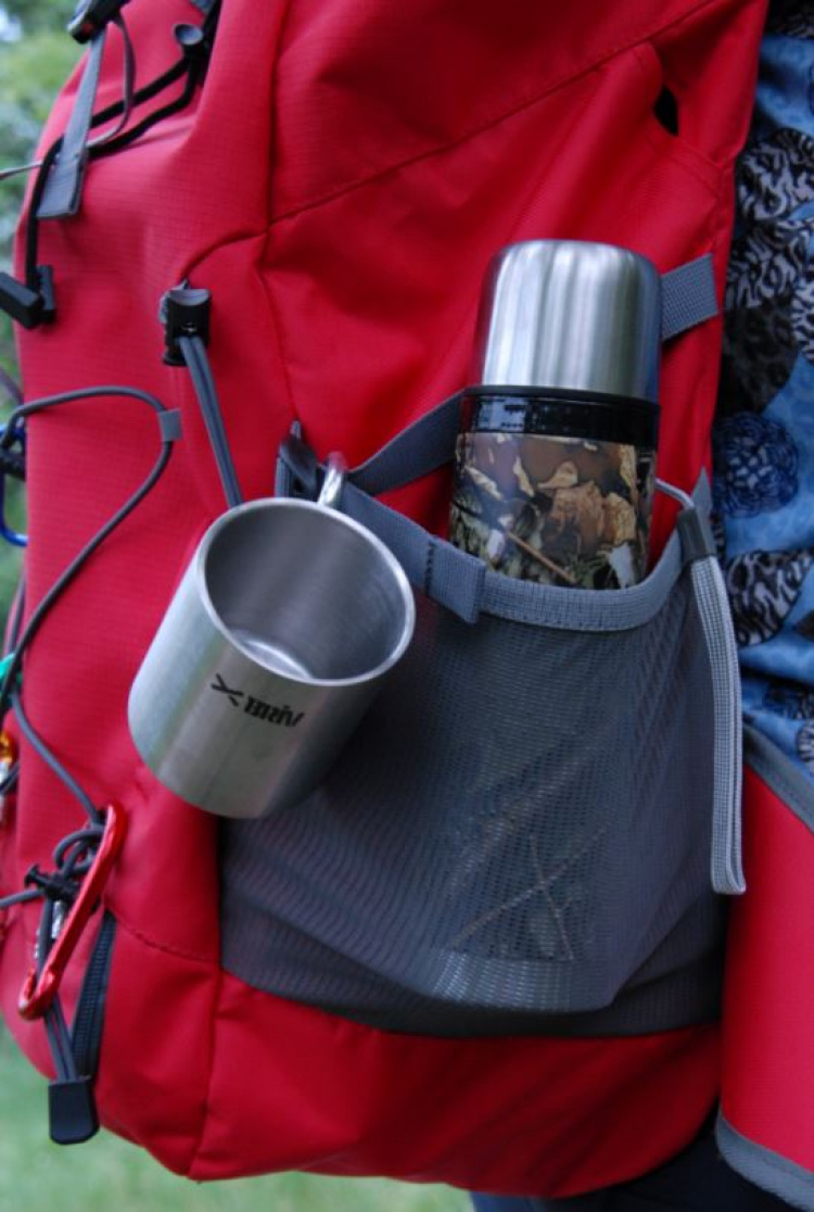 Stålmugg med karbinhake 220 ml Stålmugg med karbinhake 220 ml