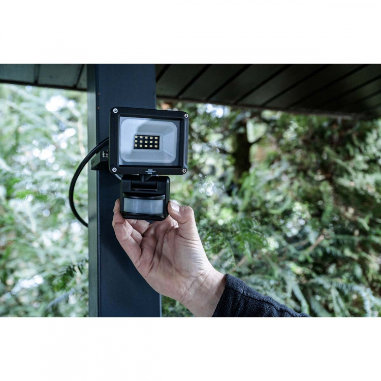 brennenstuhl LED Spotlight JARO 1060 P (LED-strålkastare för väggmontering för utomhus IP65, 10W, 1150lm, 6500K, med rörelsedetektor)