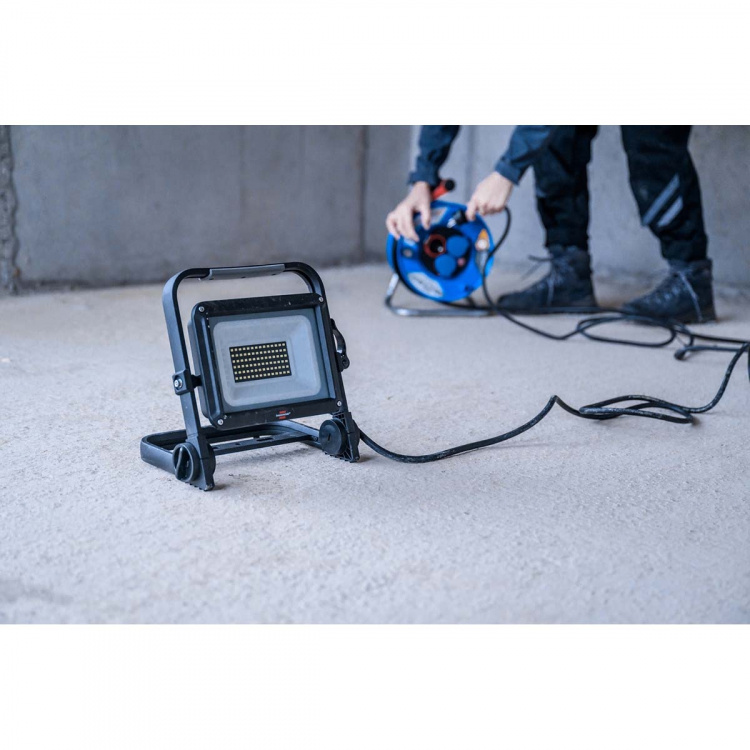 brennenstuhl Mobil LED-bygglampa JARO 7060 M / LED-strålkastare 50W för utsidan (LED-arbetslampa med 5m kabel, LED-nödbelysning med 5800lm tillverkad av högkvalitativ aluminium, dimbar, IP65)