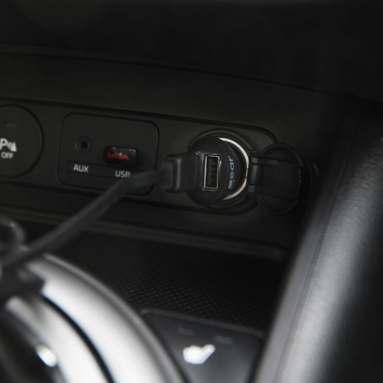 Gear Laddare 12-24V 2xUSB 2,4A Svart MicroUSB Kabel platt 1m Gear Laddare 12-24V 2xUSB 2,4A Svart MicroUSB Kabel platt 1m