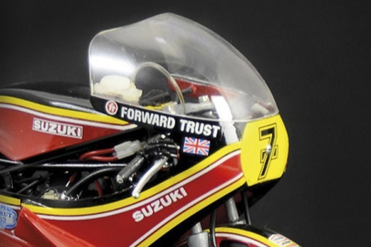 ITALERI 1:9 Suzuki RG 500 XR27 1978 Team Heron