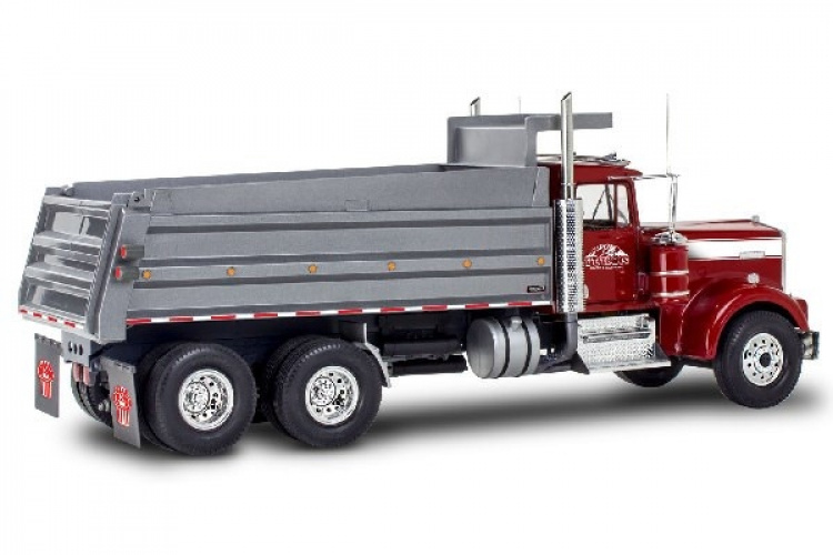 Revell Kenworth W-900 Dump Truck Revell Kenworth W-900 Dump Truck
