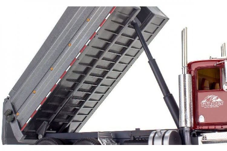 Revell Kenworth W-900 Dump Truck Revell Kenworth W-900 Dump Truck