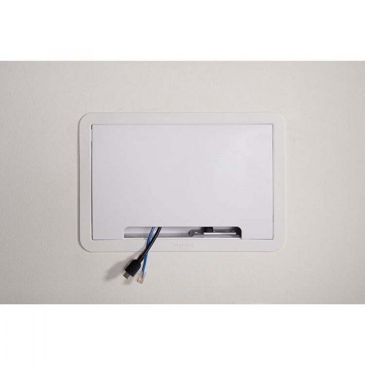 SANUS Inbyggd Mediabox 9 SANUS Inbyggd Mediabox 9