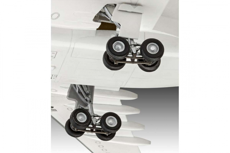 Revell Airbus A330-300 - Lufthansa \'New Livery\' 1:144 Revell Airbus A330-300 - Lufthansa \'New Livery\' 1:144