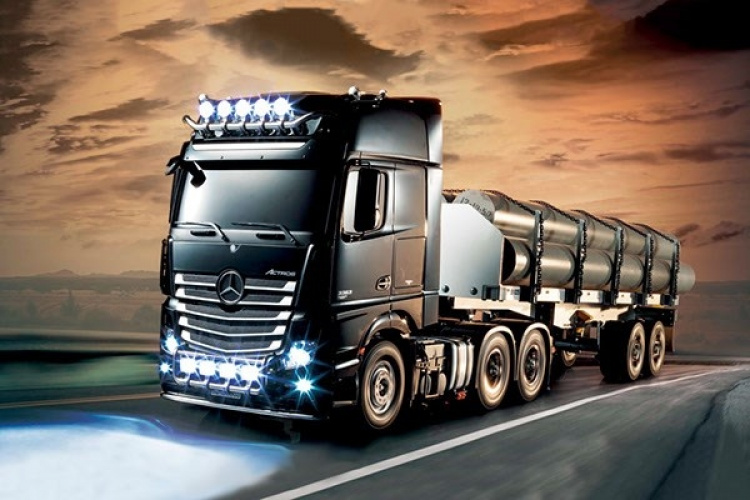 TAMIYA 1/14 Mercedes Actros 3363 GigaSpace