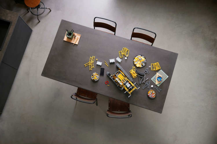 LEGO Technic 42146 - Liebherr bandkran LR 13000