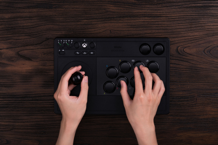 8BitDo Arcade Stick, Svart, Xbox / PC