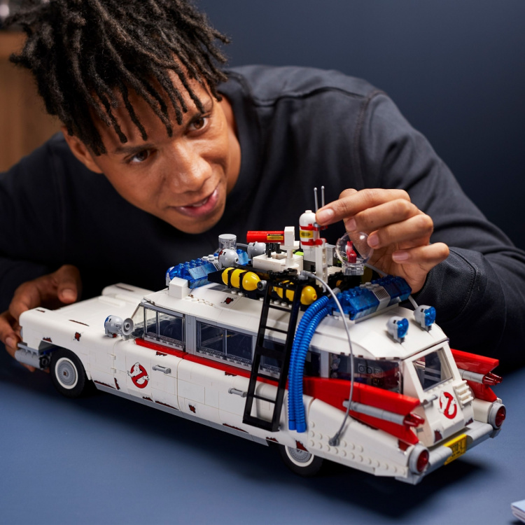 LEGO Creator Expert 10274 - Ghostbusters ECTO-1
