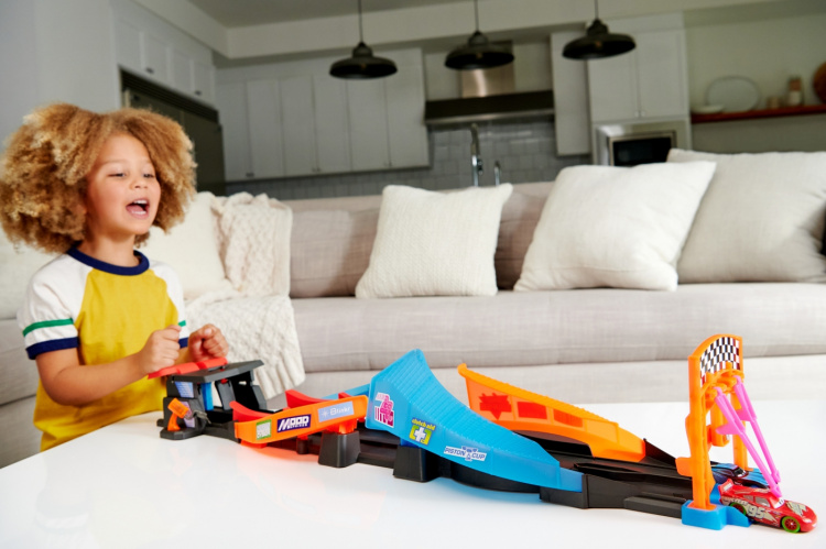 Bilar Disney Cars Night Racing