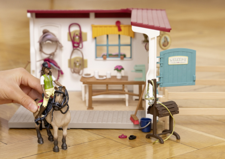 Schleich Horse Club 42591 Sadelkammare utbyggnad Schleich Horse Club 42591 Sadelkammare utbyggnad