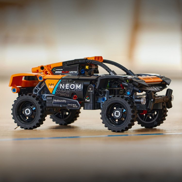 LEGO Technic 42166 - NEOM McLaren Extreme E Race Car