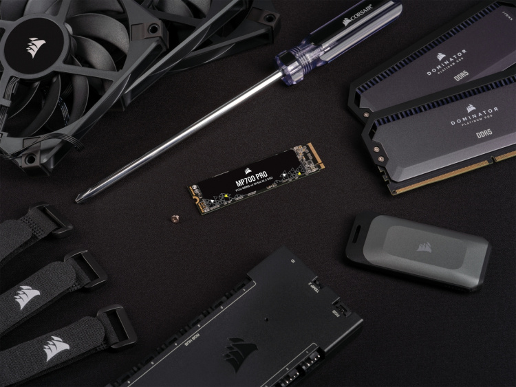 Corsair MP700 PRO 2 Tt M.2 -SSD-lagring Corsair MP700 PRO 2 Tt M.2 -SSD-lagring