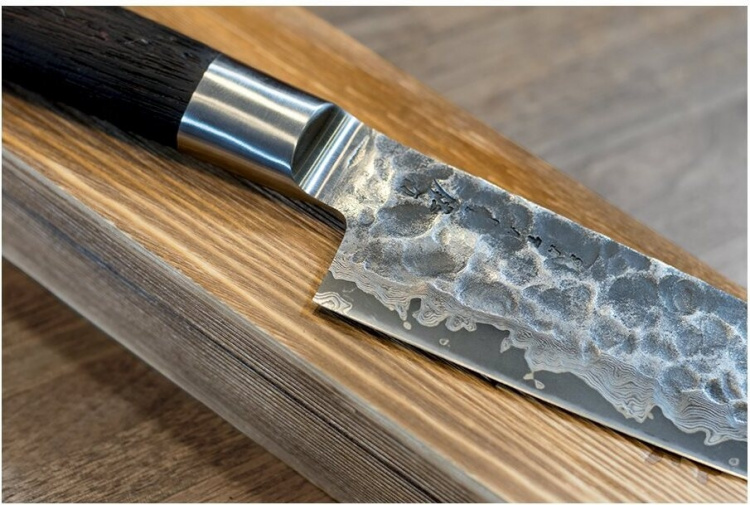 Satake Kuro Santoku-kniv 18 cm Satake Kuro Santoku-kniv 18 cm