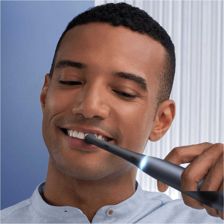 Oral B iO Series 7 - elektrisk tandborste, svart