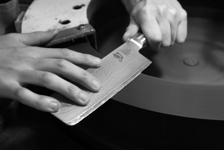 KAI Shun Classic DM0719 20 cm - Kockkniv med oval slipning