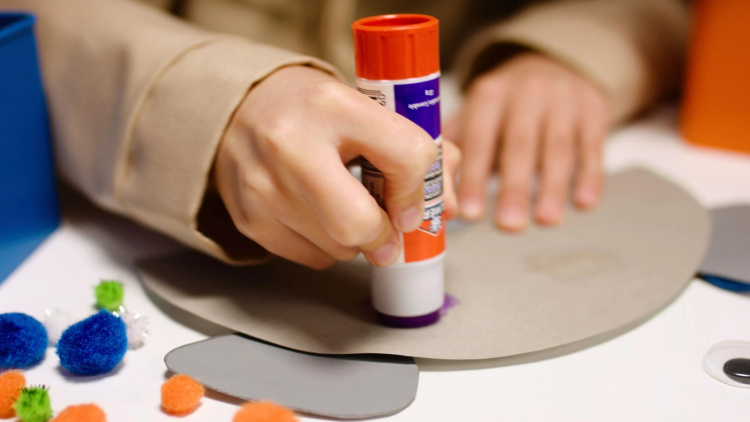 elmers 22 gram Disappearing Purple Glue stick