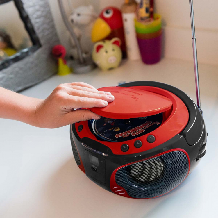 Lenco Bärbar FM-radio CD / MP3 / USB / Bluetooth-spelare® med LED-belysning Röd Lenco Bärbar FM-radio CD / MP3 / USB / Bluetooth-spelare® med LED-belysning Röd