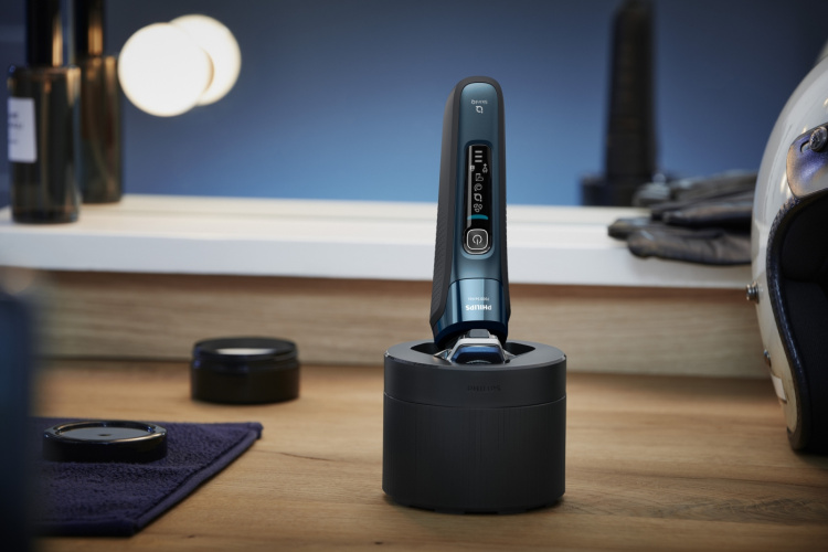 Philips Shaver Series 7000 S7882/55 rakapparat med rengöringsstation Philips Shaver Series 7000 S7882/55 rakapparat med rengöringsstation